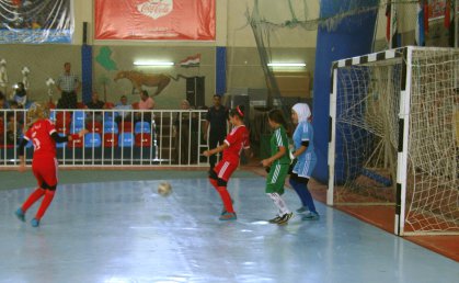 شباب ورياضة كربلاء المقدسة تقيم تصفيات خماسي كرة القدم للطالبات