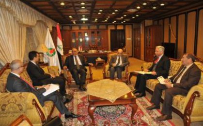 وزير النفط يبحث مع توتال الفرنسية آفاق التعاون المشترك في العراق