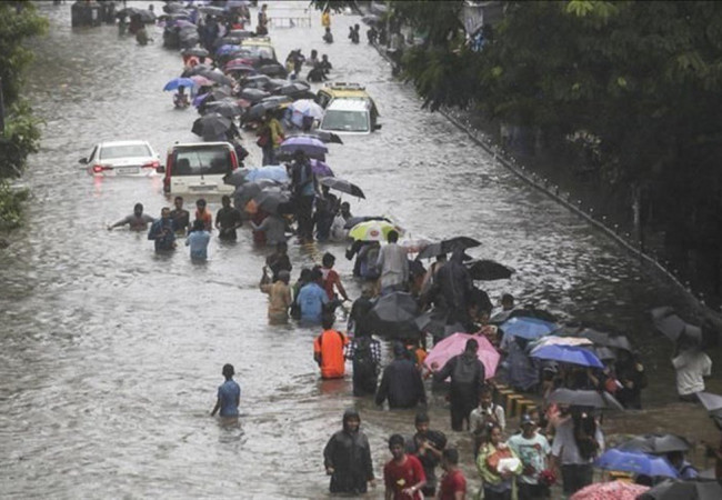 30 قتيلاً ومفقوداً على الأقل في فيضانات جنوب الهند