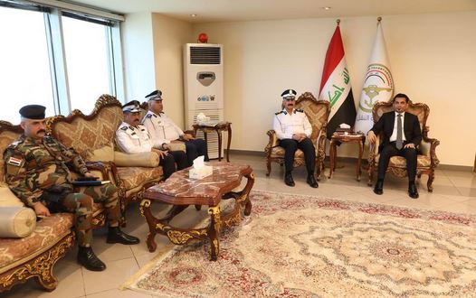 وزير النقل يستقبل مدير المرور العامة وعدداً من ضباط المديرية