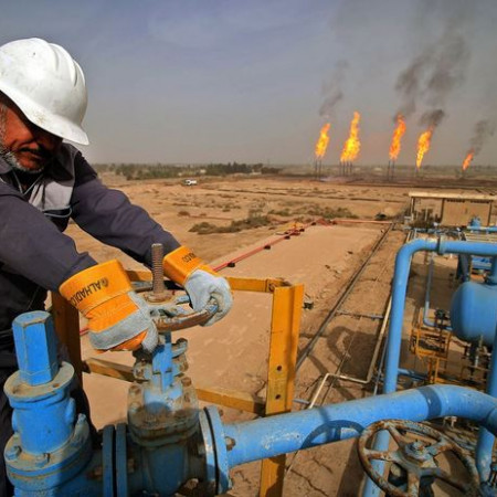 النفط: العراق ملتزم باتفاق خفض الإنتاج الطوعي لمنظمة أوبك