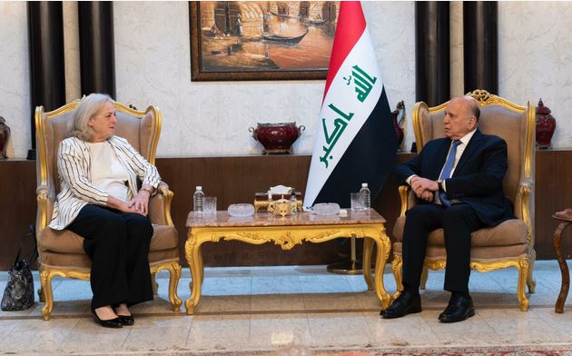 وزير الخارجية  يبحث مع السفيرة الأمريكية في بغداد تطورات الأوضاع في المنطقة