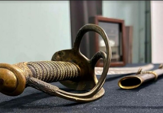 سيف استخدم في الحرب الأهلية الأمريكية للبيع في مزاد