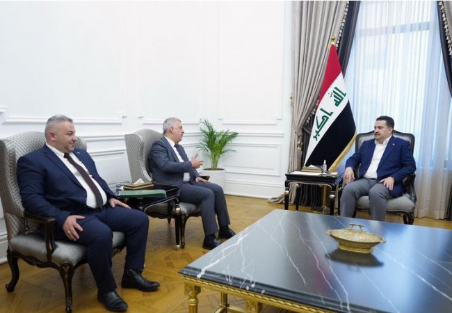 رئيس الوزراء يؤكد مضي الحكومة في نهج توطين الصناعة الدوائية في العراق