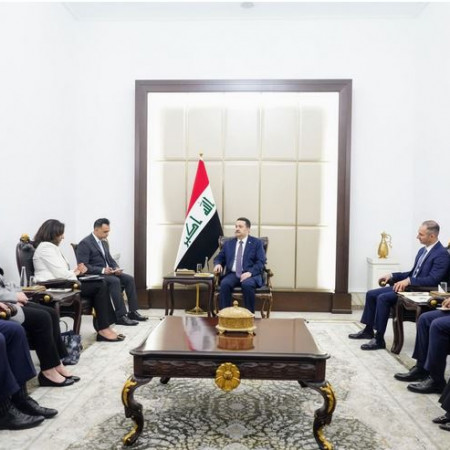 رئيس الوزراء يؤكد حرص العراق على تعزيز نظامه الديمقراطي