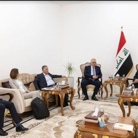عبد المهدي يستقبل رئيس سلطة المياه الفلسطيني وسفير دولة فلسطين في بغداد