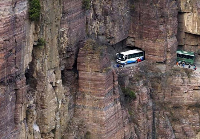 طريق “الموت” في باكستان… رحلة سياحية مرعبة