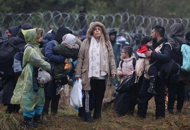 الهجرة تدعو الى “التعامل الإنساني” مع اللاجئين العراقيين على حدود بيلاروسيا