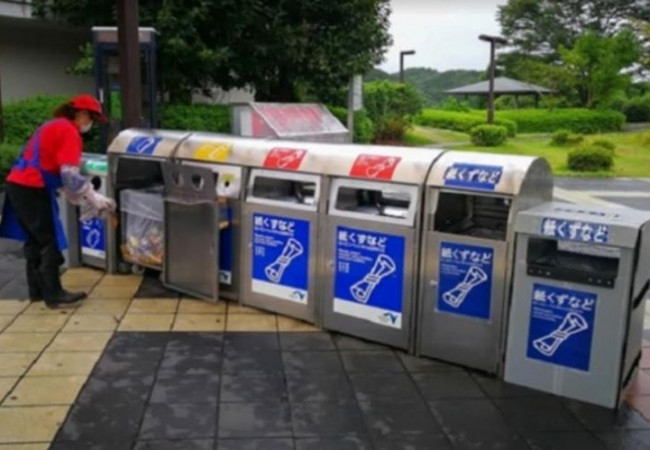 اليابان .. قواعد التخلص من القمامة بلغات عالمية
