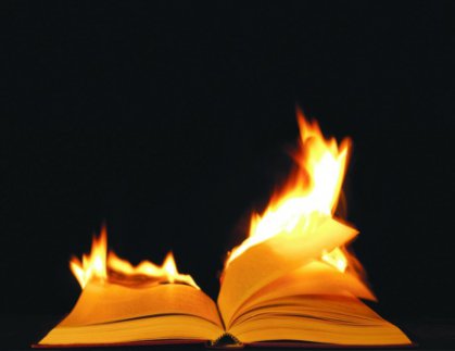 حرق الكتب ظاهرة عالمية وليست إسلامية