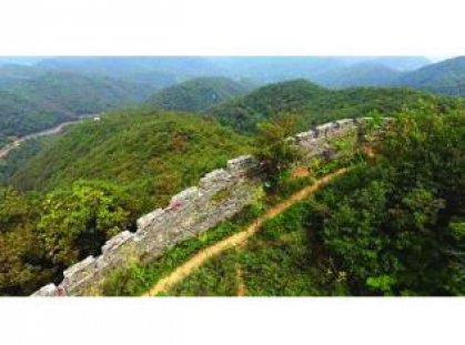 اكتشاف جدار حجري غامض في الصين