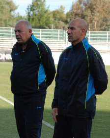 اتحاد الكرة ينفي مفاتحته شنيشل لتدريب المنتخب الوطني بدلا من يحيى علوان