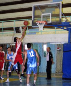 وزير الشباب والرياضة يدعم الاندية الأهلية المشاركة في دوري السلة الممتاز