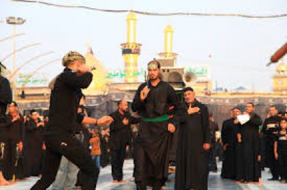 (1500) موكب خدمي من كربلاء المقدسة يقدم خدماته لزوار عاشوراء