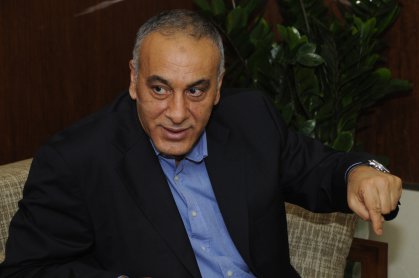 حمودي يوعز بالزام الرياضيين المبعوثين بكفالات رسمية تصادق في الدائرة القانونية