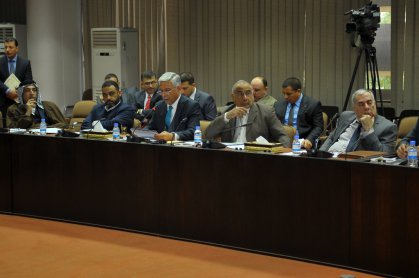 وزير النفط: نعمل على اعادة النظر ببعض بنود العقود وبما يتلائم مع المصلحة المشتركة