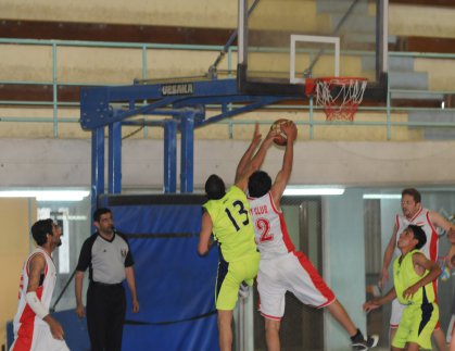 الطلبة يتأهل للتصفيات النهائية للدرجة الأولى بفوزه على الدجيل بكرة السلة