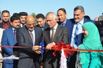 افتتاح القرية العصرية في القادسية .. وتوزيع سندات الدور والأراضي الزراعية على المستفيدين