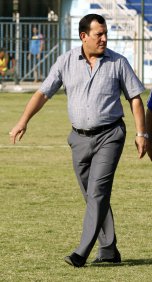 مدرب الزوراء يشكو دهوك لاتحاد الكرة بسبب عدم استكمال مبلغ عقده