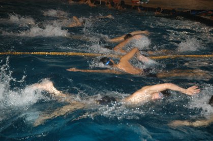 مرحلة تأهيل تظهر مسبح الشعب المغلق بصورة لائقة