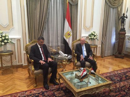 وزير الصناعة يتوجه الى القاهرة لبحث الاستثمارات الصناعية المشتركة