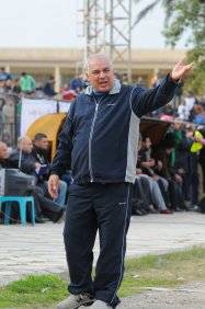 علوان ينفي تدخل الاتحاد بعمله ويصف يونس محمود بـ (مدرب) داخل الملعب !