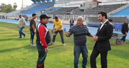 الشباب والرياضة تشيد بمساهمة حكام الكرة في الاهتمام بارضية ملعب الشعب الدولي