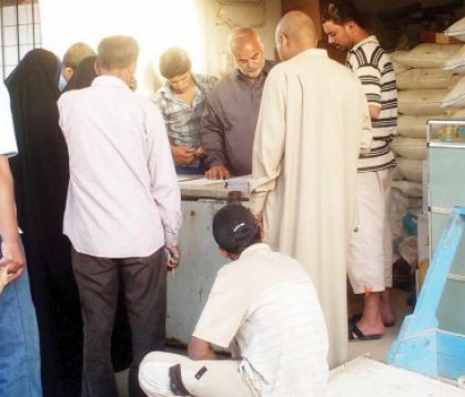 التجارة توجه مراكز التموين بالتدقيق باسماء كبار السن والتأكد من وجودهم