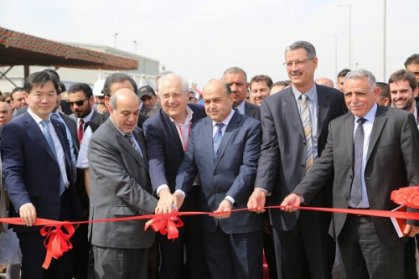 وزارة النفط : تفتتح محطة الانتاج الاولي في الحمار ضمن حقل الزبير بطاقة 200 الف برميل يوميا