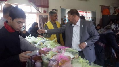 منتدى الزعفرانية يوزع 100 سلة غذائية لعوائل الحشد الشعبي