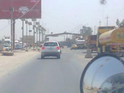 نائب شبكي يطالب عمليات بغداد بالتحقيق حول ابتزاز اصحاب الشاحنات