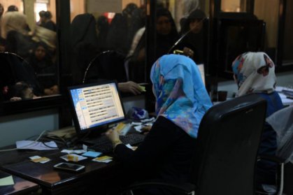 العمل تدعو المستفيدات اللاتي توقفت اعانتهن في عام 2016 الى تثبيت عناوينهن