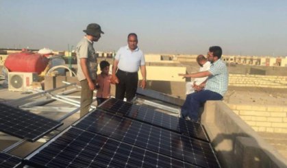 نصب الواح الطاقة الشمسية على دور سكنية في النجف الاشرف