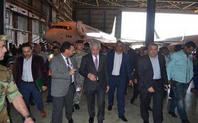 زبيدي يكرم عدداً من كوادر الخطوط الجوية العراقية في مجال التدريب للطيارين والفنيين والمضيفين الجويين