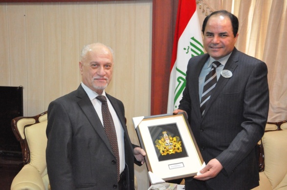 الشهرستاني يستقبل وفداً من جامعة هدرسفيلد البريطانية