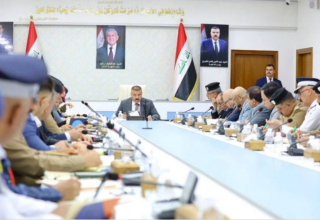 وزير الداخلية يترأس مؤتمراً موسعاً مع عدد من القادة والضباط