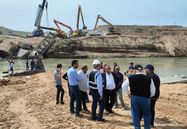 الموارد تباشر بتنفيذ حملة كبرى لإزالة العوائق والترسبات الطينية من قناة الثرثار الاروائية