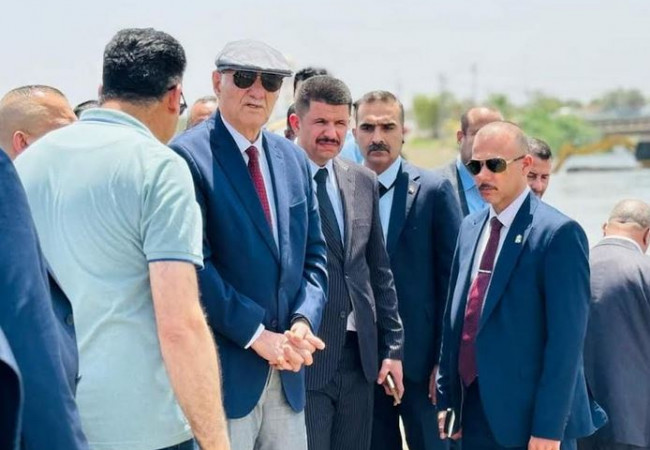 وزير الموارد يوجه بإجراءات “فورية” لتأمين إيصال المياه لمنطقتين في النجف الأشرف