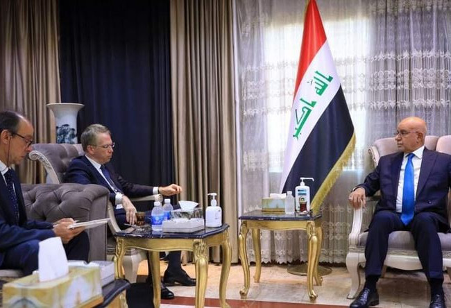العراق وفرنسا يبحثان التعاون المشترك في مجال توطين الصناعة الدوائية