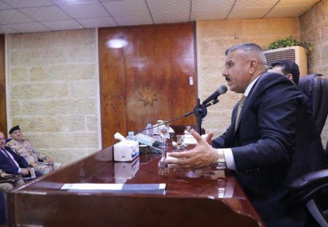 وزير الداخلية يشدد على تكثيف الجهد الاستخباري والأمني للحد من الجرائم الجنائية