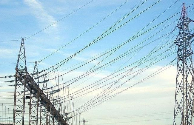 كهرباء الوسط تناقش خطتها للصيف المقبل