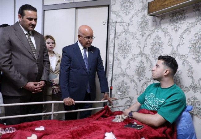 توجيهات حكومية بمتابعة جميع متطلبات علاج الجرحى الفلسطينيين في مستشفيات العراق