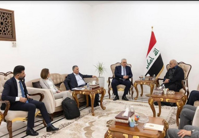 عبد المهدي يستقبل رئيس سلطة المياه الفلسطيني وسفير دولة فلسطين في بغداد