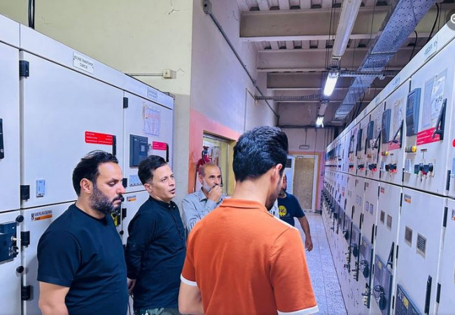 معاون مديرعام كهرباء بغداد يشرف على سير العمل في معالجة عطوبات بعض المغذيات
