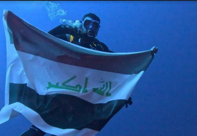 غواص عراقي يحقق إنجازًا تاريخياً في أعماق البحر الأحمر