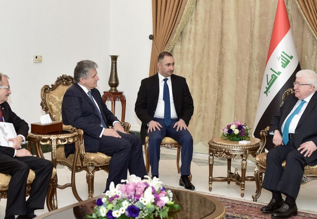 مسؤول أممي رفيع يبحث مع معصوم تشجيع الحوار الداخلي