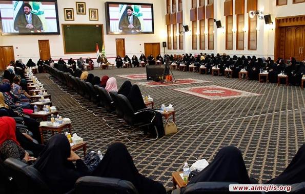 السيد عمار الحكيم يشدد على ضرورة رعاية عوائل الشهداء واهمية تشريع القوانين الداعمة للمراة