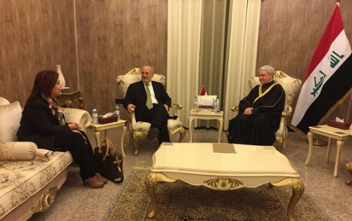 الزبيدي يناقش مع سفيرة العراق لدى الأردن التعاون مع الدول العربية في مجال النقل