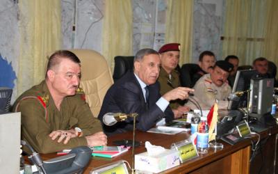 وزير الدفاع يشدد على ضرورة ادامة زخم المعركة واستثمار الانتصارات