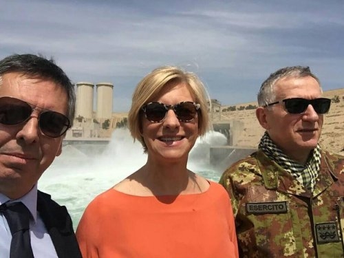 وزيرة الدفاع الايطالية تزور سد الموصل لتأمين حماية الشركة المنفذة لاعمال الصيانة